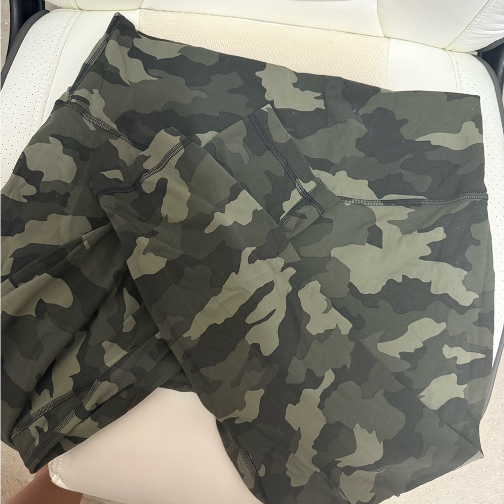 lululemon athletica Camouflage Leggings crop